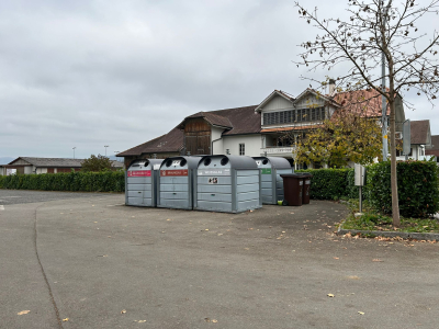 Sammelstelle Parkplatz Kirche